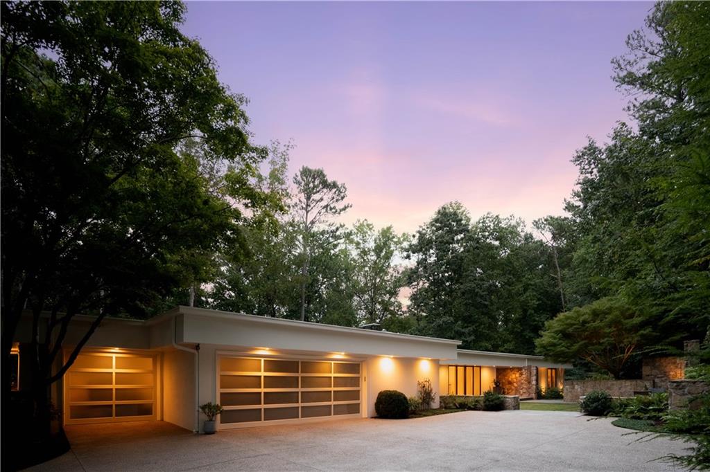 1640 Winterthur Close NW