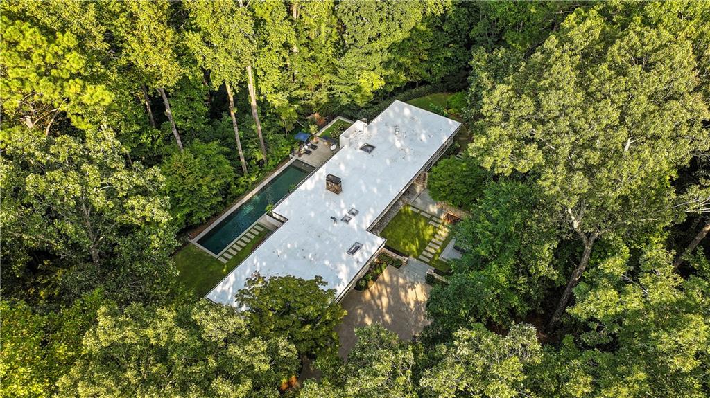 1640 Winterthur Close NW