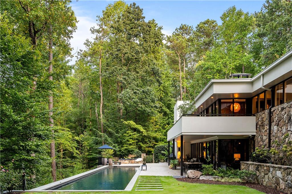 1640 Winterthur Close NW