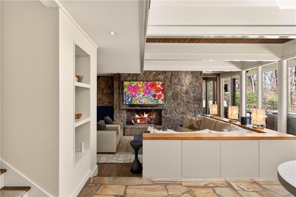 1640 Winterthur Close NW