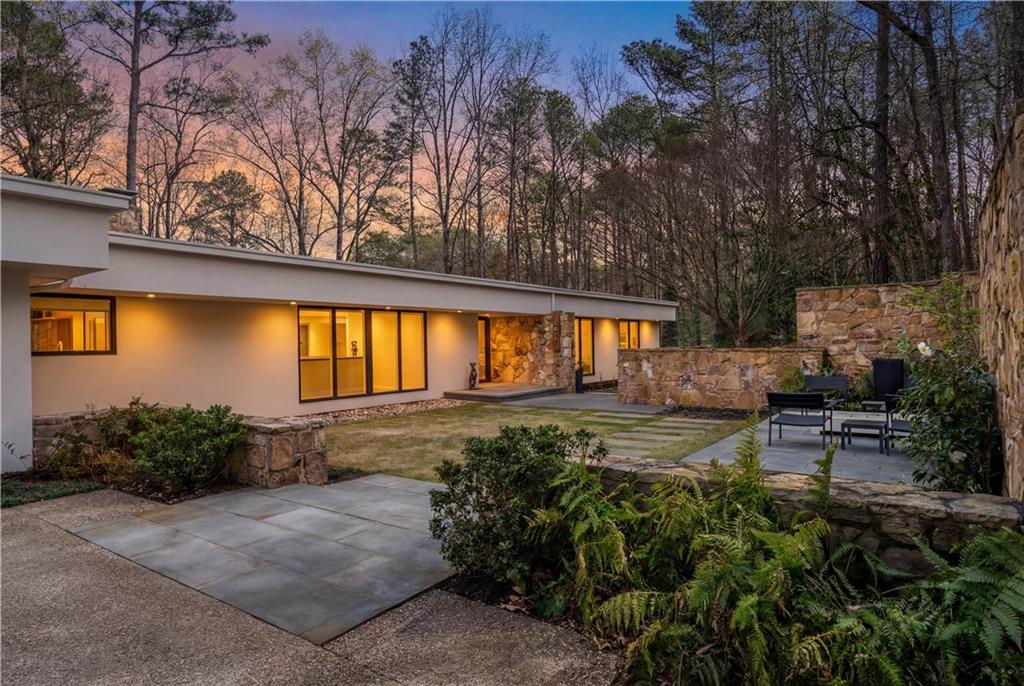 1640 Winterthur Close NW