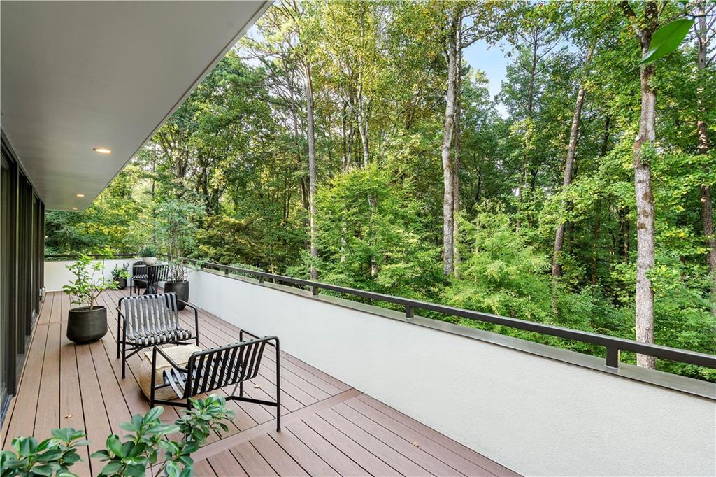 1640 Winterthur Close NW