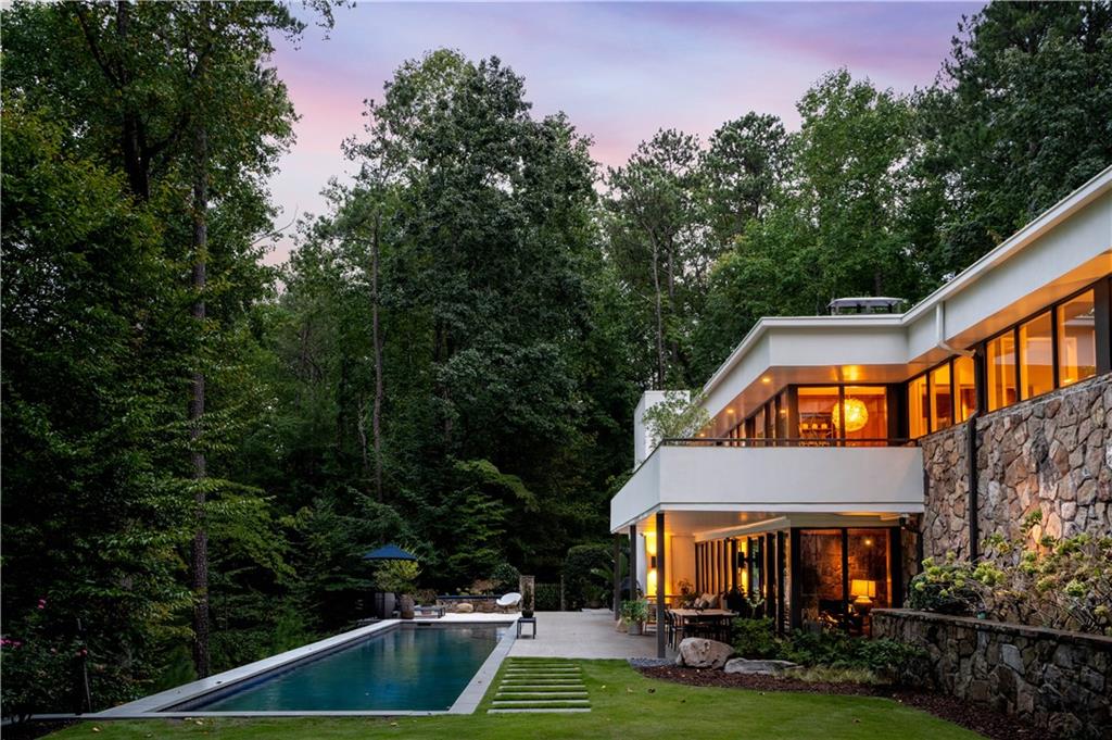 1640 Winterthur Close NW