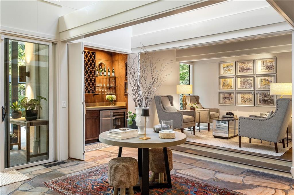 1640 Winterthur Close NW