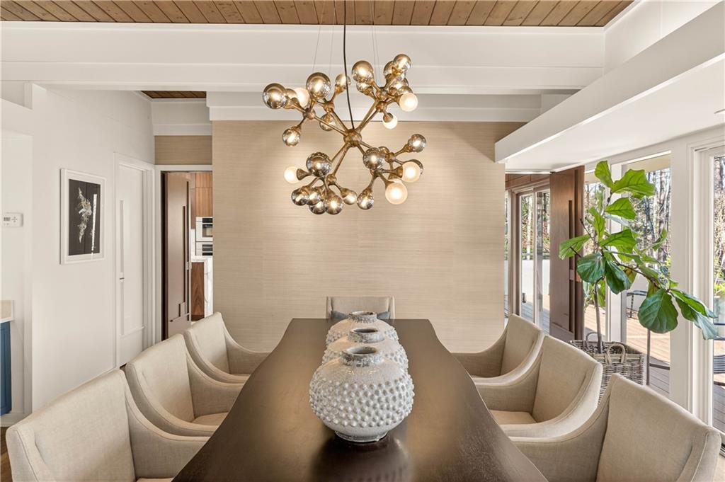 1640 Winterthur Close NW