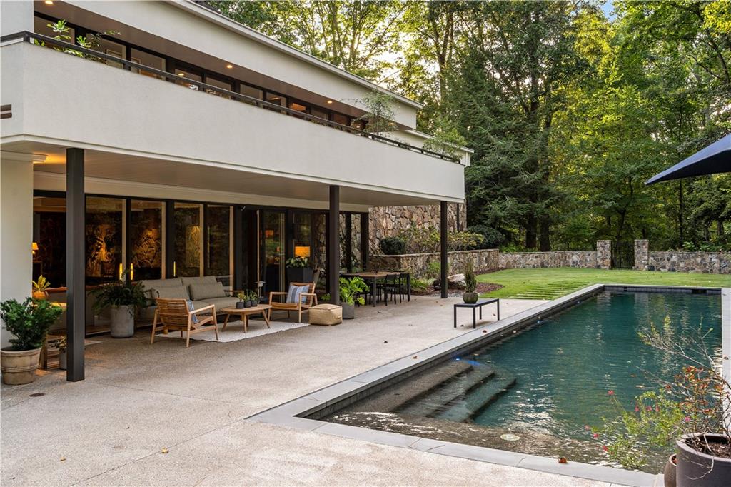 1640 Winterthur Close NW