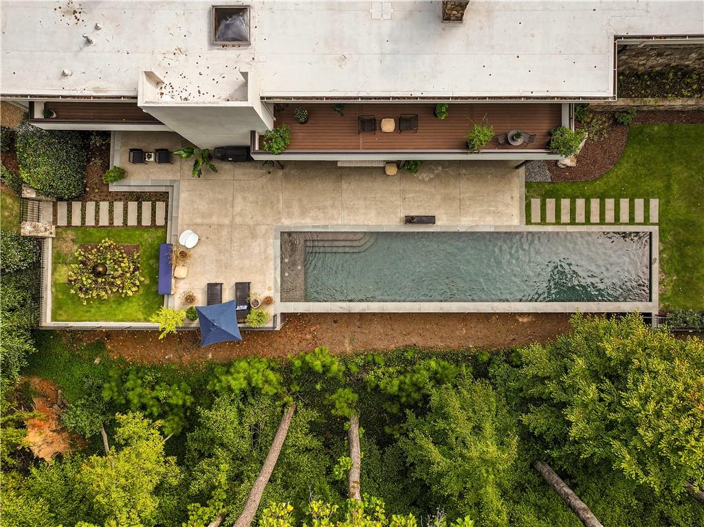 1640 Winterthur Close NW