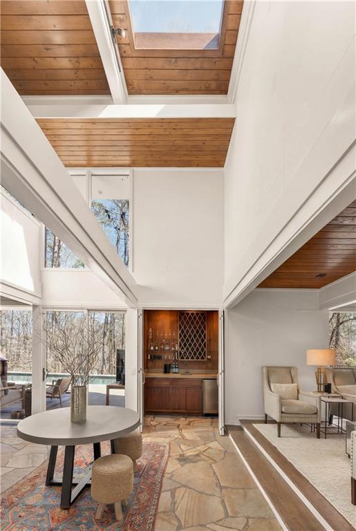 1640 Winterthur Close NW