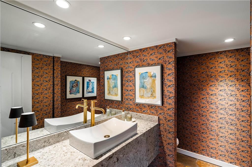 1640 Winterthur Close NW