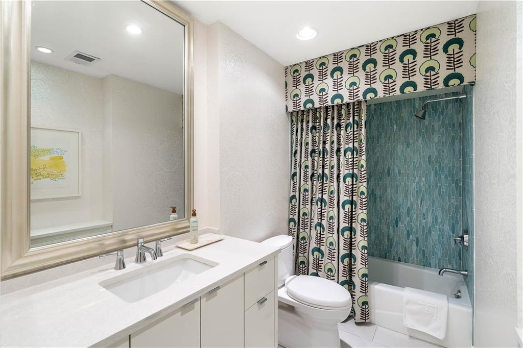 1640 Winterthur Close NW