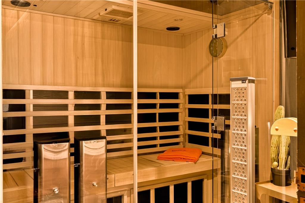 1640 Winterthur Close NW