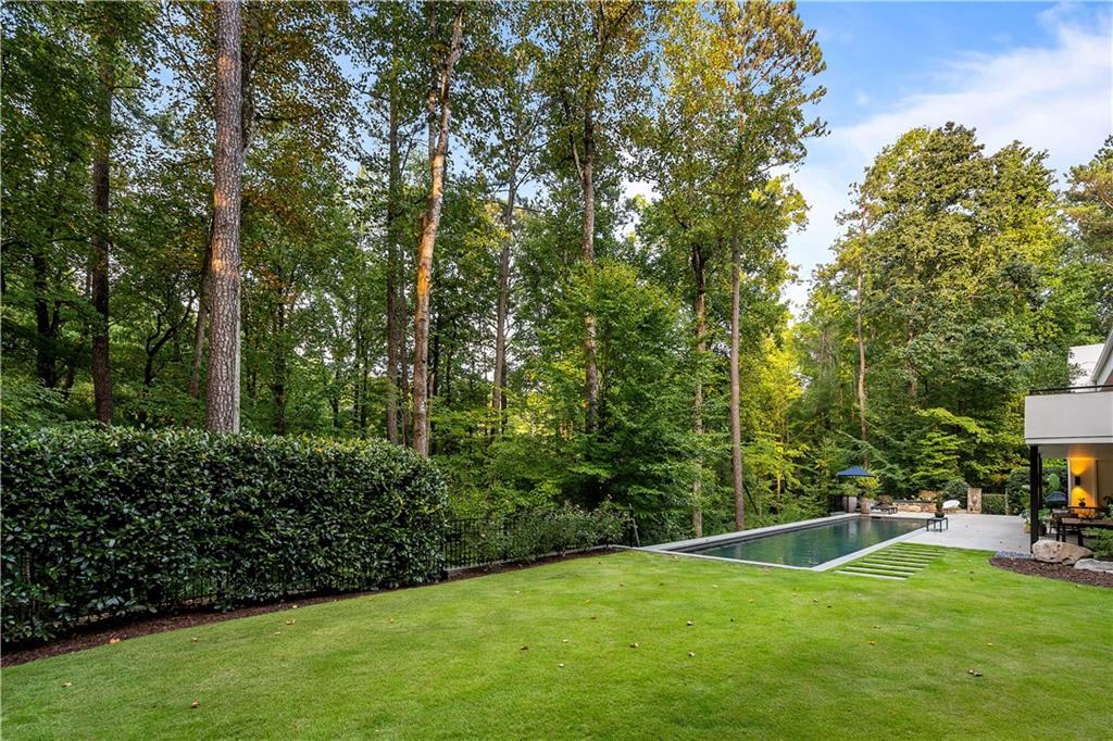 1640 Winterthur Close NW