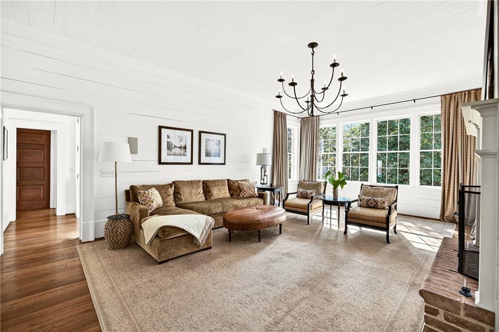 2742 Normandy Drive NW