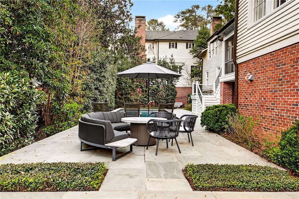 2742 Normandy Drive NW