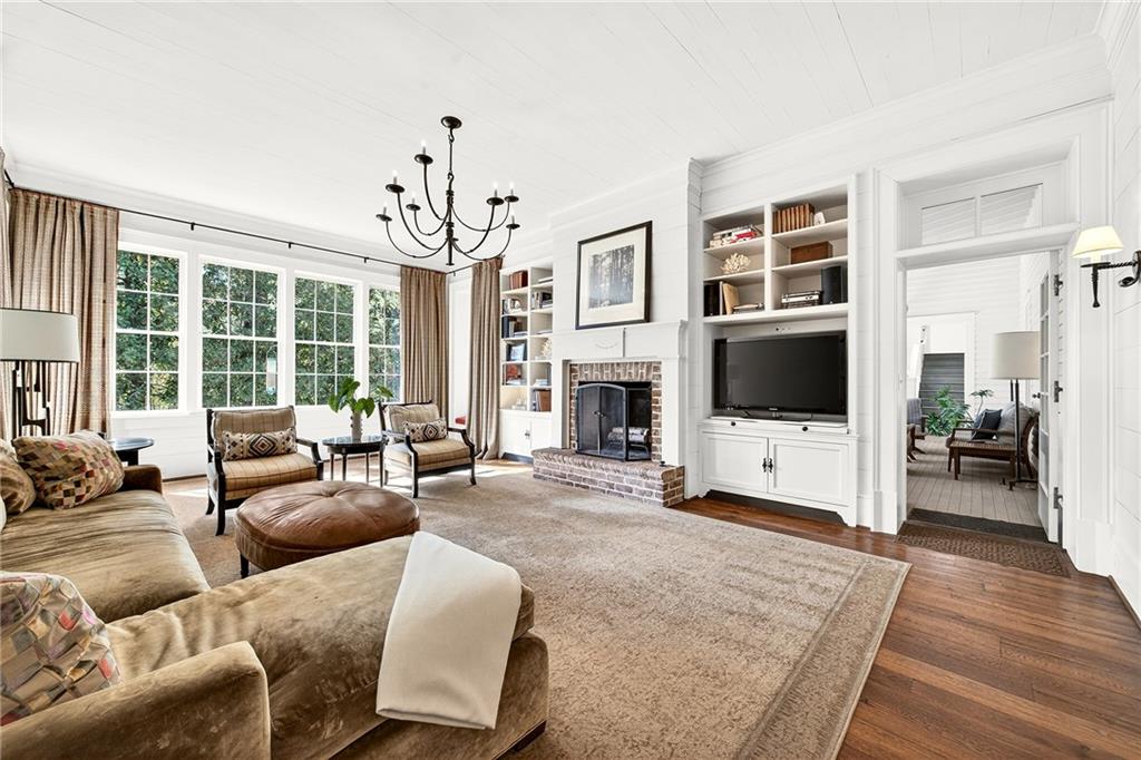 2742 Normandy Drive NW