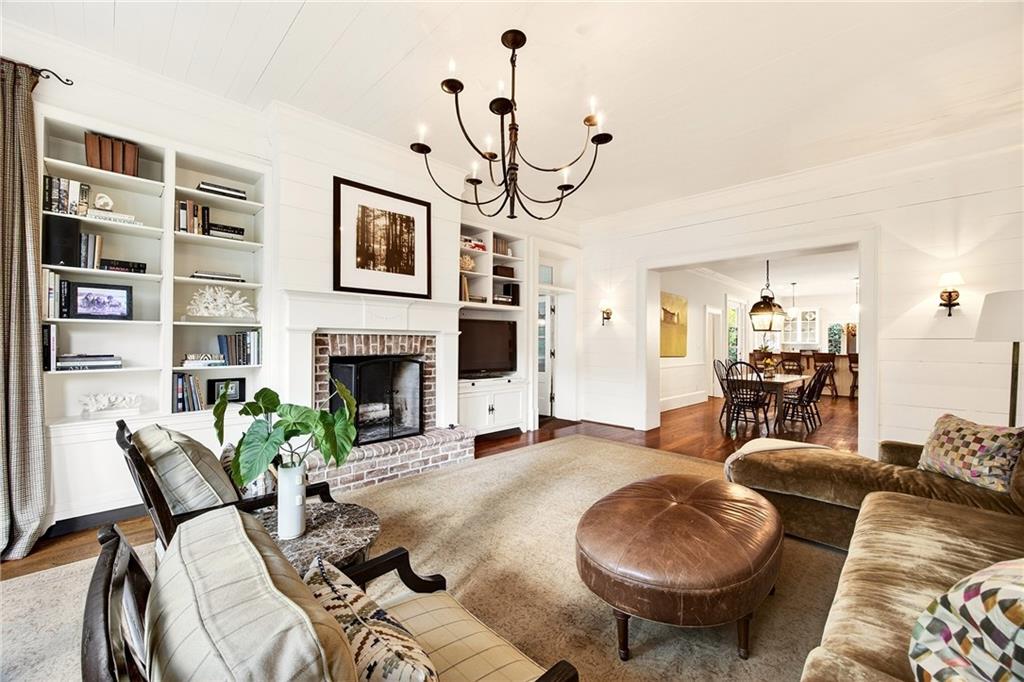 2742 Normandy Drive NW