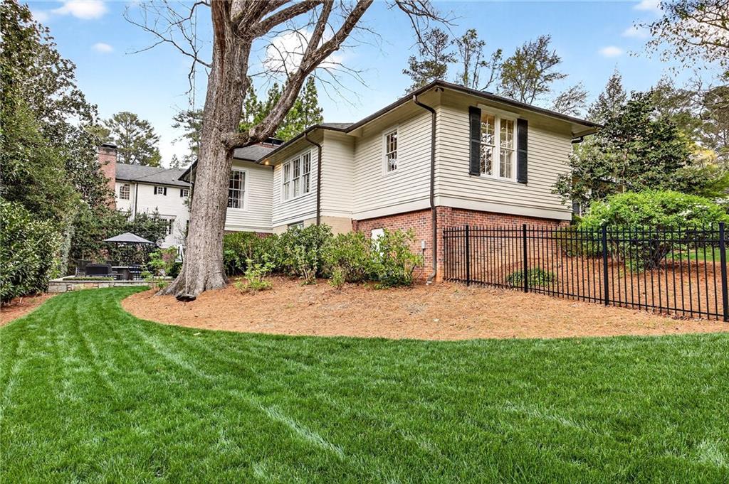 2742 Normandy Drive NW