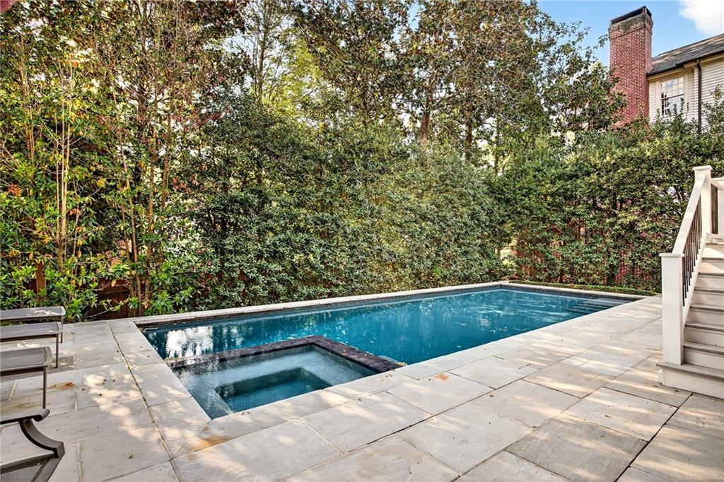 2742 Normandy Drive NW