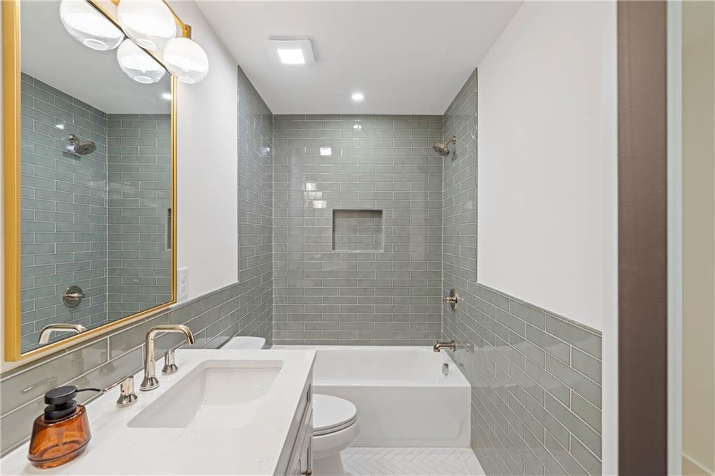 181 Sentinel Place NE