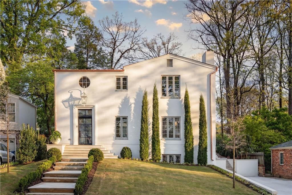 419 Brentwood Drive NE