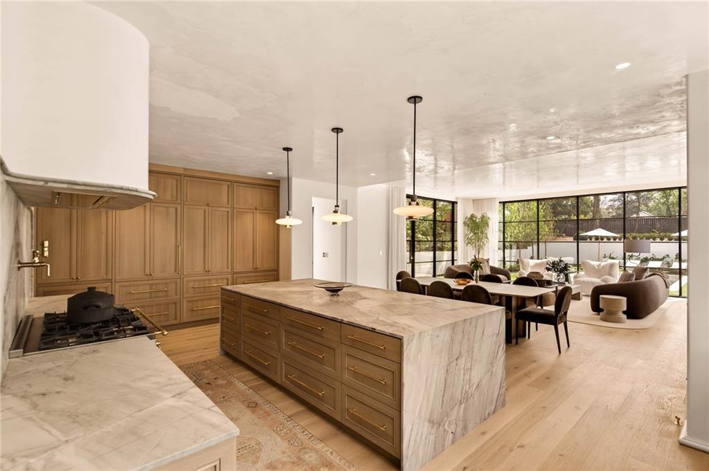 419 Brentwood Drive NE