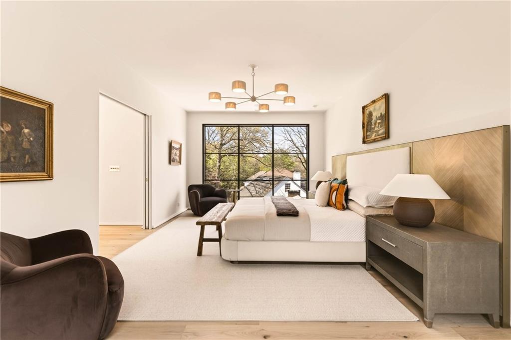 419 Brentwood Drive NE