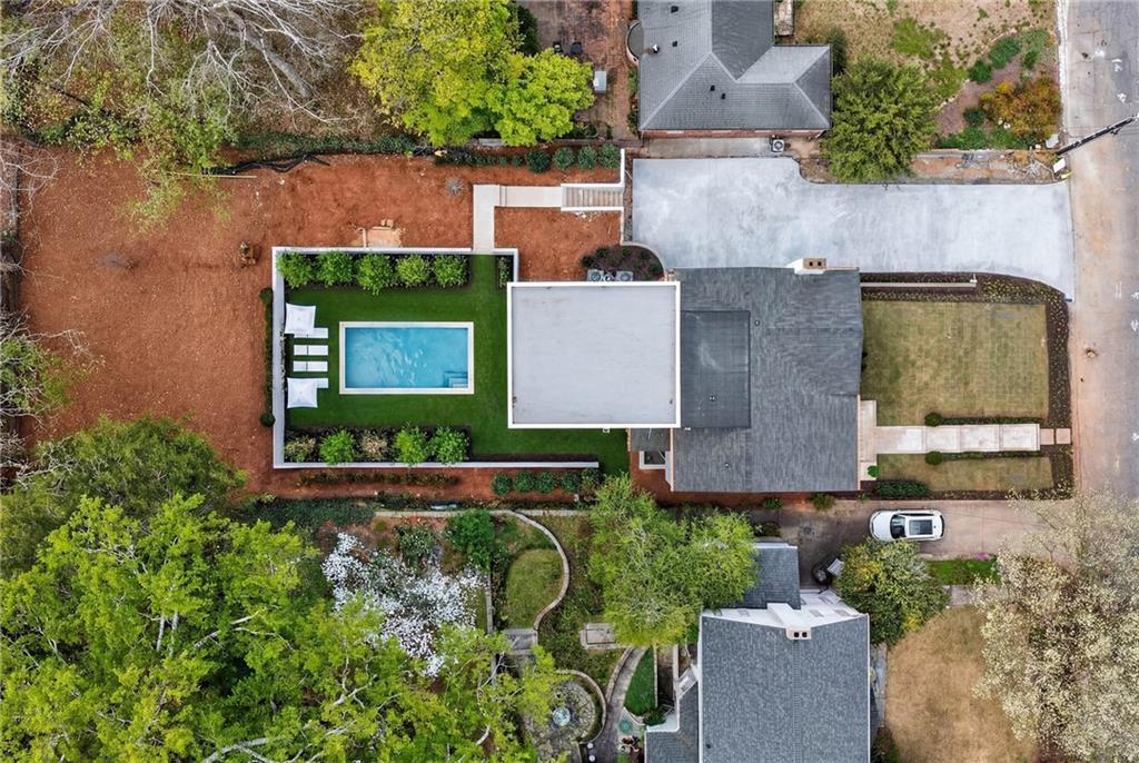 419 Brentwood Drive NE