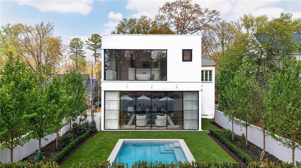 419 Brentwood Drive NE