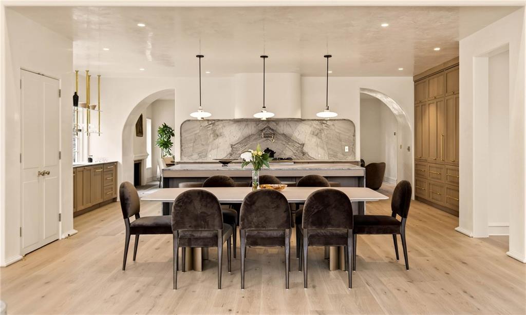 419 Brentwood Drive NE