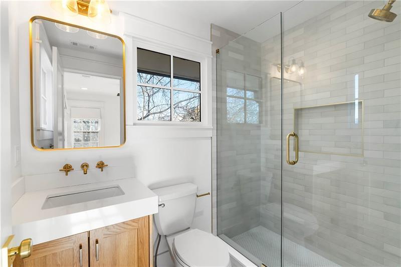 636 Kennesaw Avenue NE