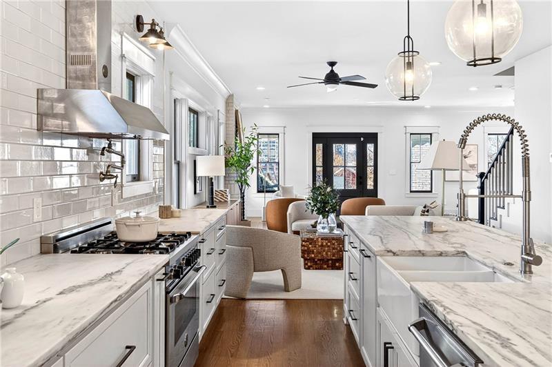 636 Kennesaw Avenue NE