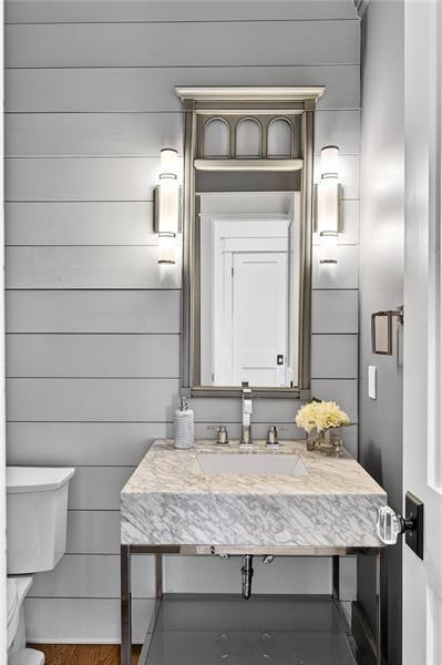 636 Kennesaw Avenue NE