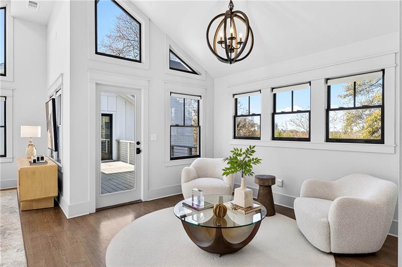 636 Kennesaw Avenue NE