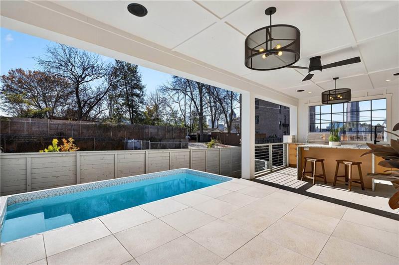 636 Kennesaw Avenue NE