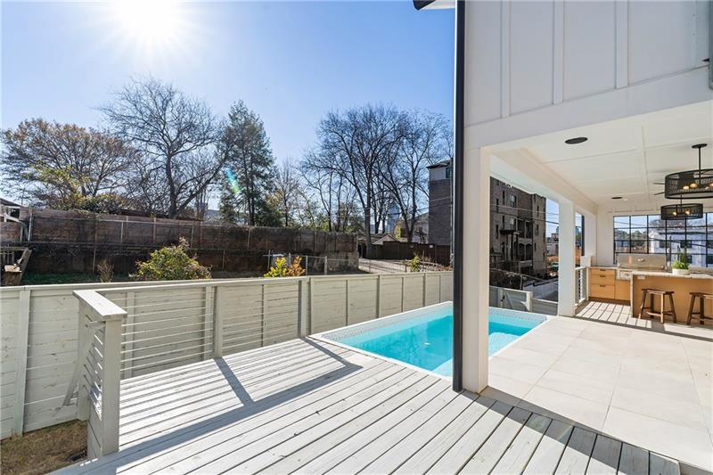 636 Kennesaw Avenue NE