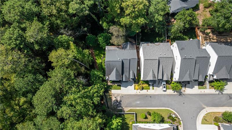 1760 Barclay Close NW