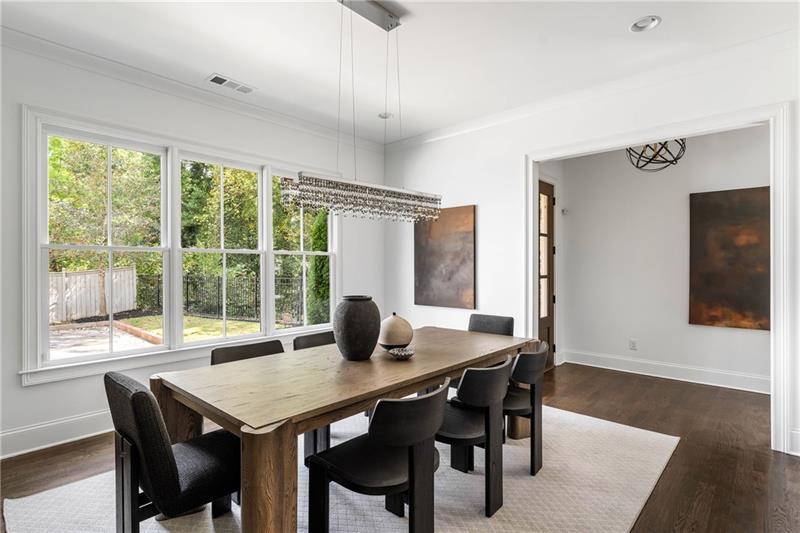 1760 Barclay Close NW