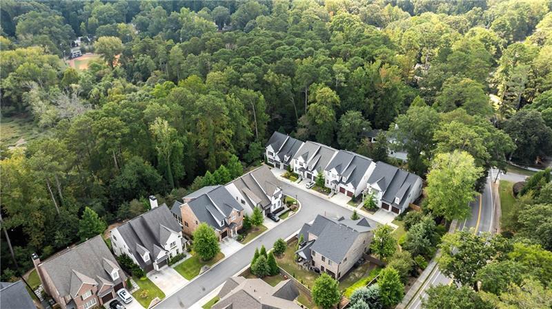 1760 Barclay Close NW