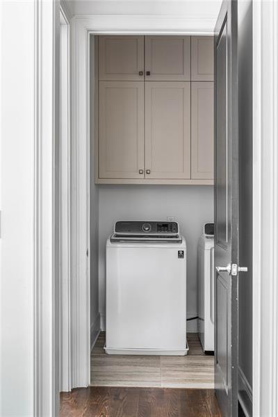 1760 Barclay Close NW