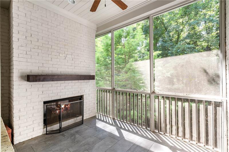 1760 Barclay Close NW