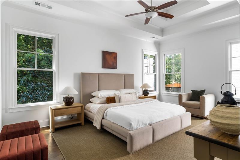 1760 Barclay Close NW