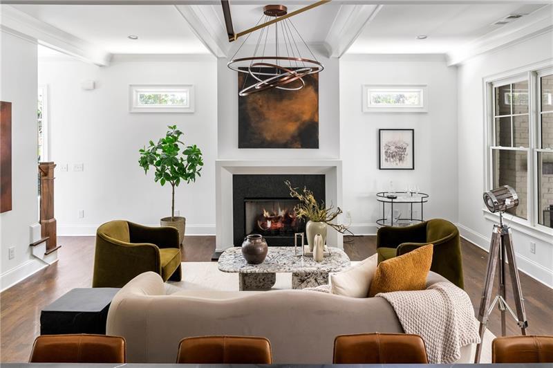 1760 Barclay Close NW