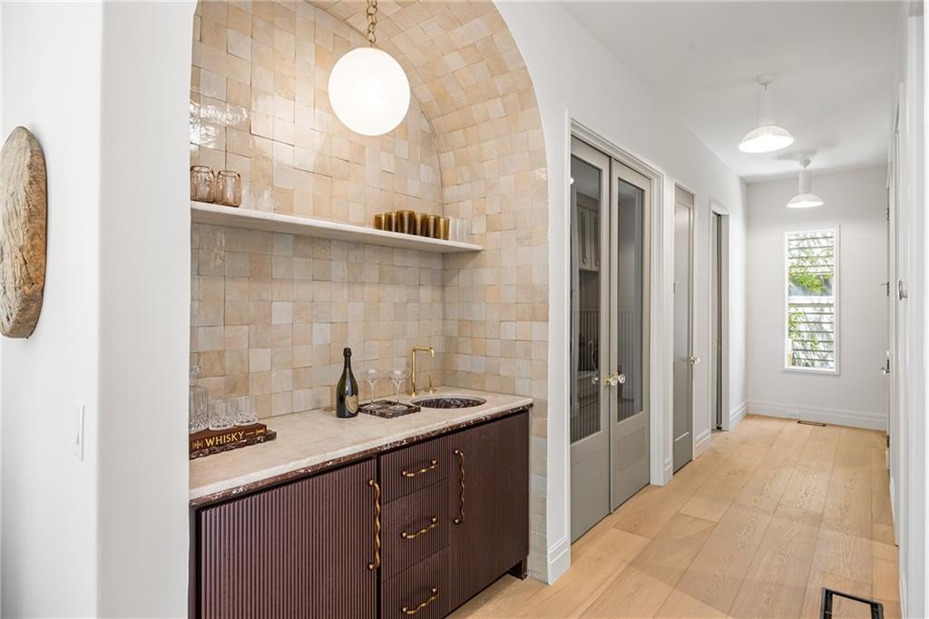 3002 Cravenridge Drive NE