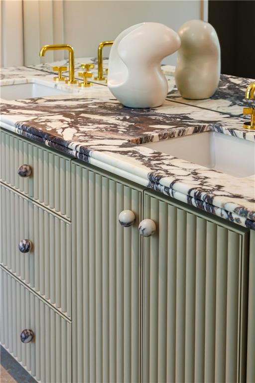 3002 Cravenridge Drive NE