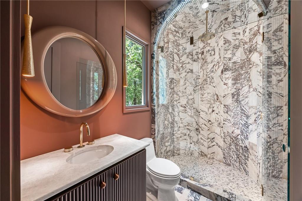 3002 Cravenridge Drive NE