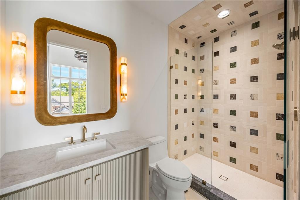 3002 Cravenridge Drive NE