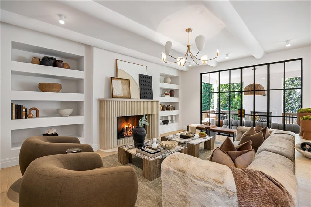 3002 Cravenridge Drive NE