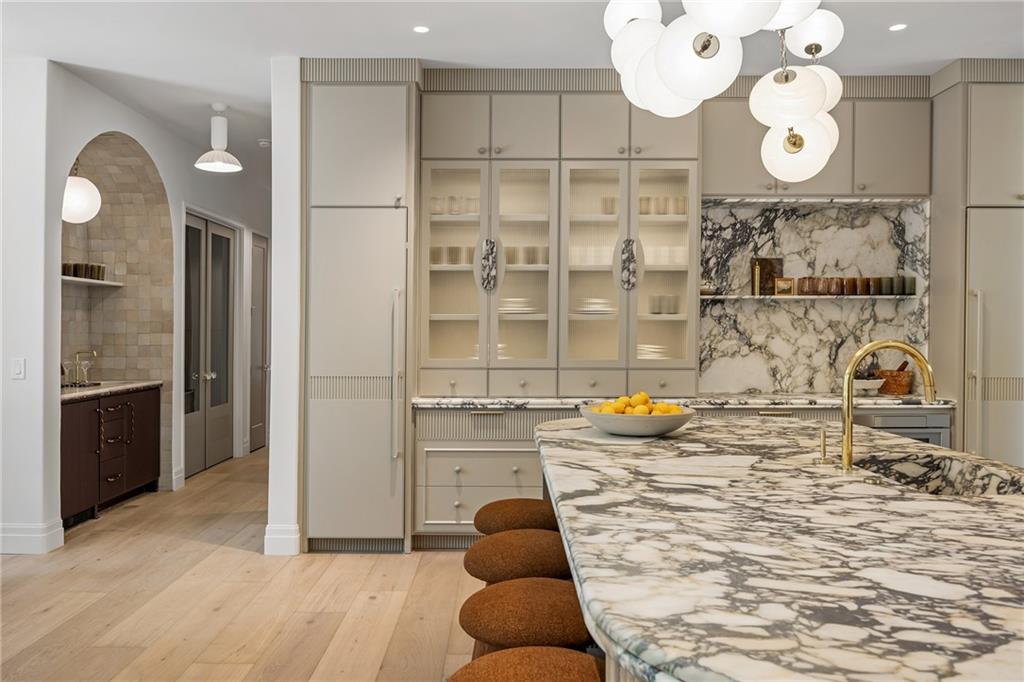 3002 Cravenridge Drive NE