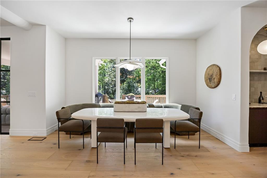 3002 Cravenridge Drive NE