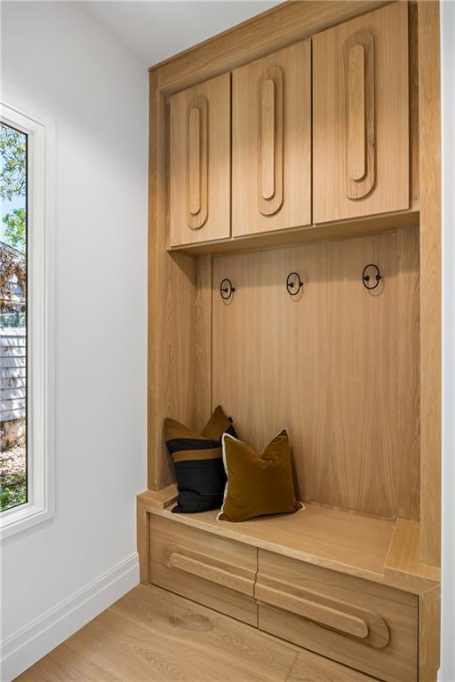 3002 Cravenridge Drive NE